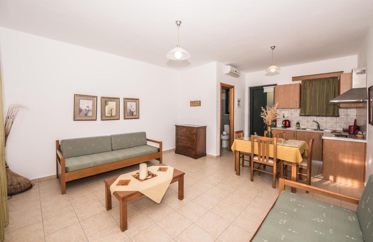פלאסרנה Magnolia Apartments And Studios מראה חיצוני תמונה