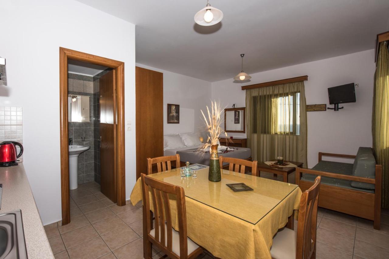 פלאסרנה Magnolia Apartments And Studios מראה חיצוני תמונה